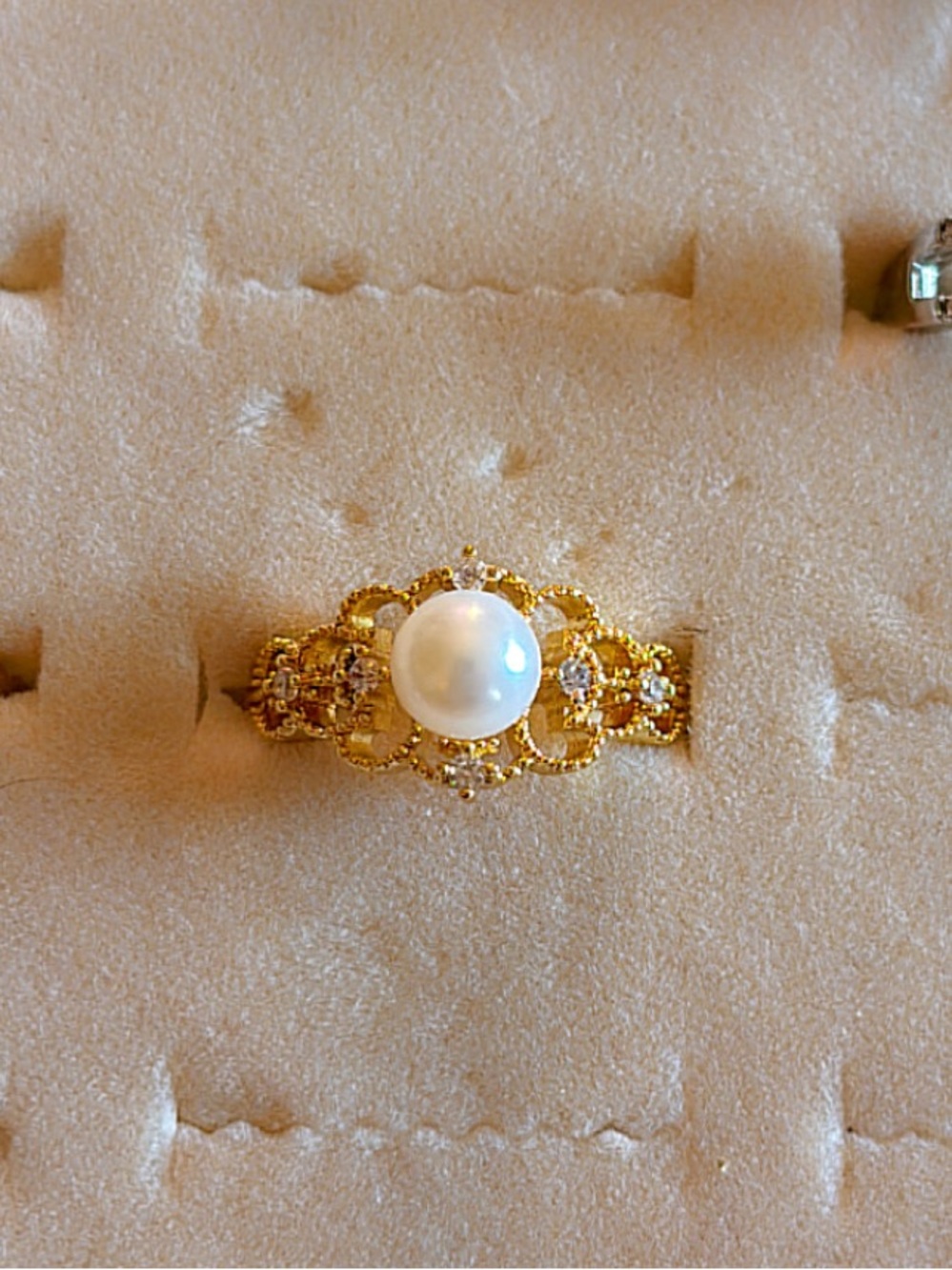 Classic Pearl Filigree Gold Ring - White Pearl - 18k Gold Plated Ring